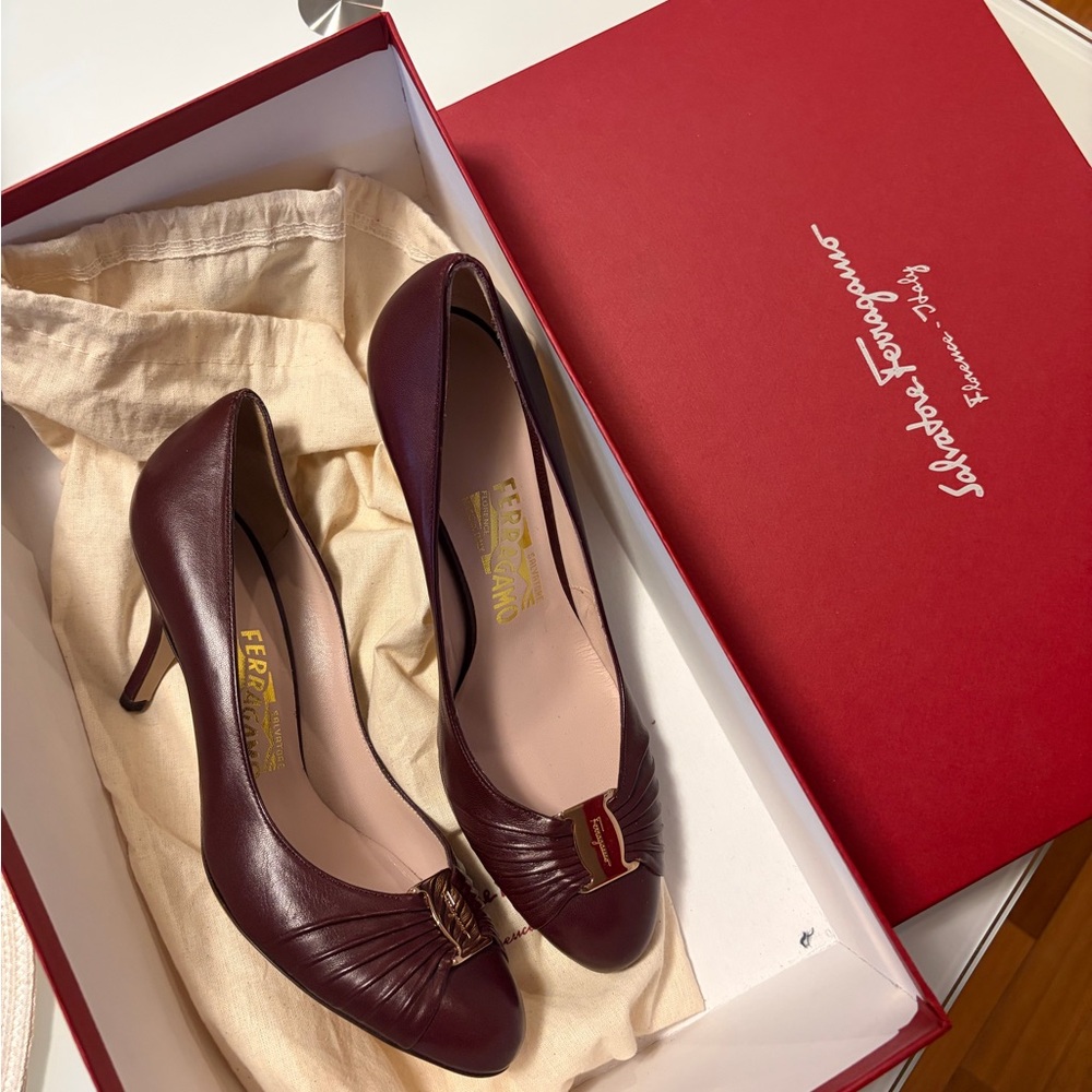 NEW Salvatore Ferragamo Burgundy Heels